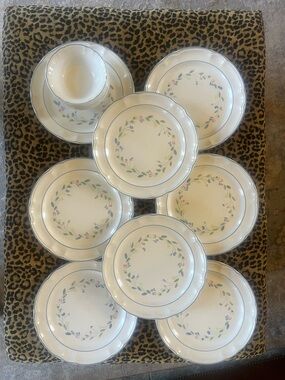 Set of  8 Vintage Flower Expression Stoneware Plate & Bowls Pink Blue Flowers